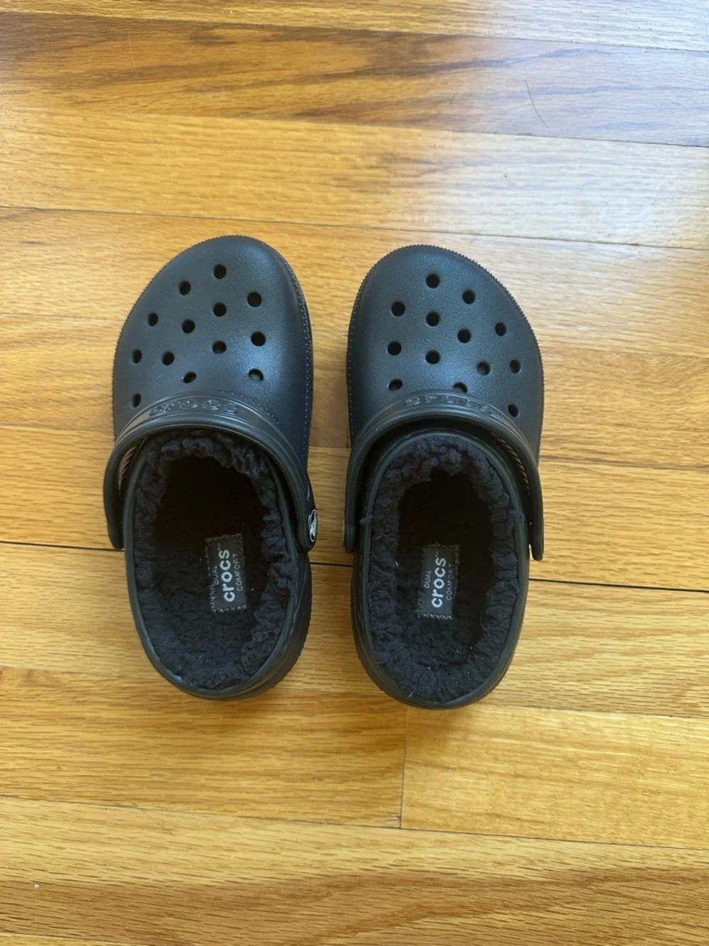 CROCS Kids Black Fuzzy-Lined Clogs